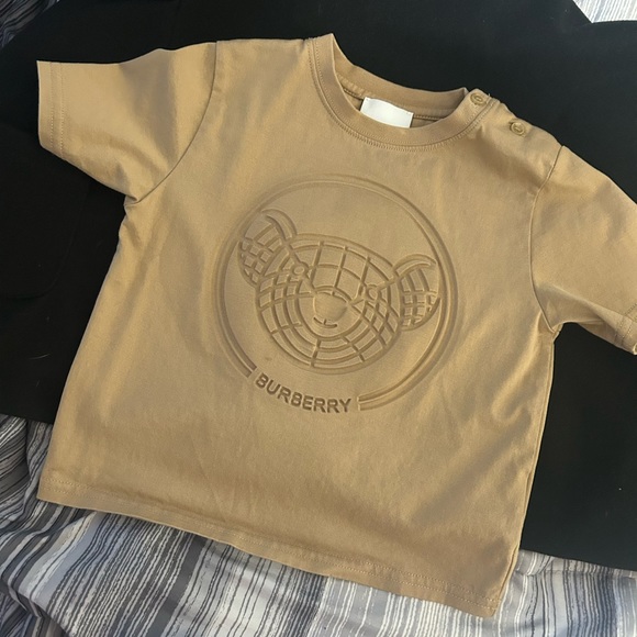 Original Burberry Shirt        size 2y    bought it 2 years ago for my son. - Picture 2 of 2